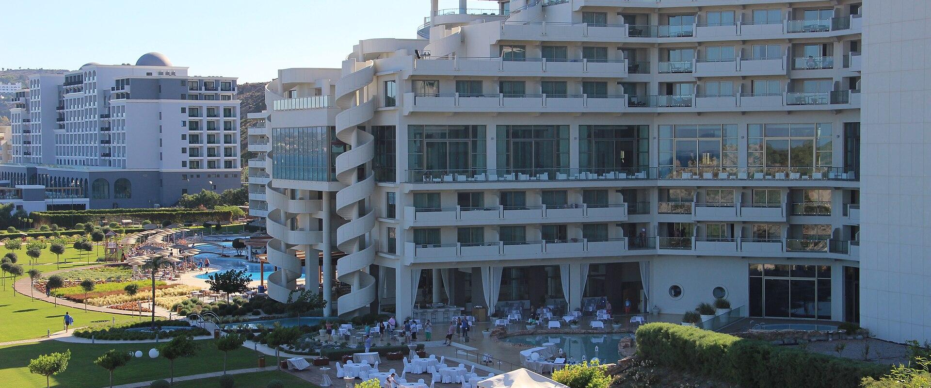 Hotels & Resorts