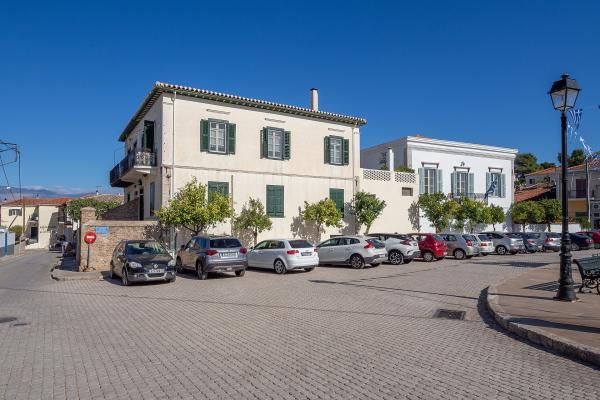 Main Square (Plateia)
