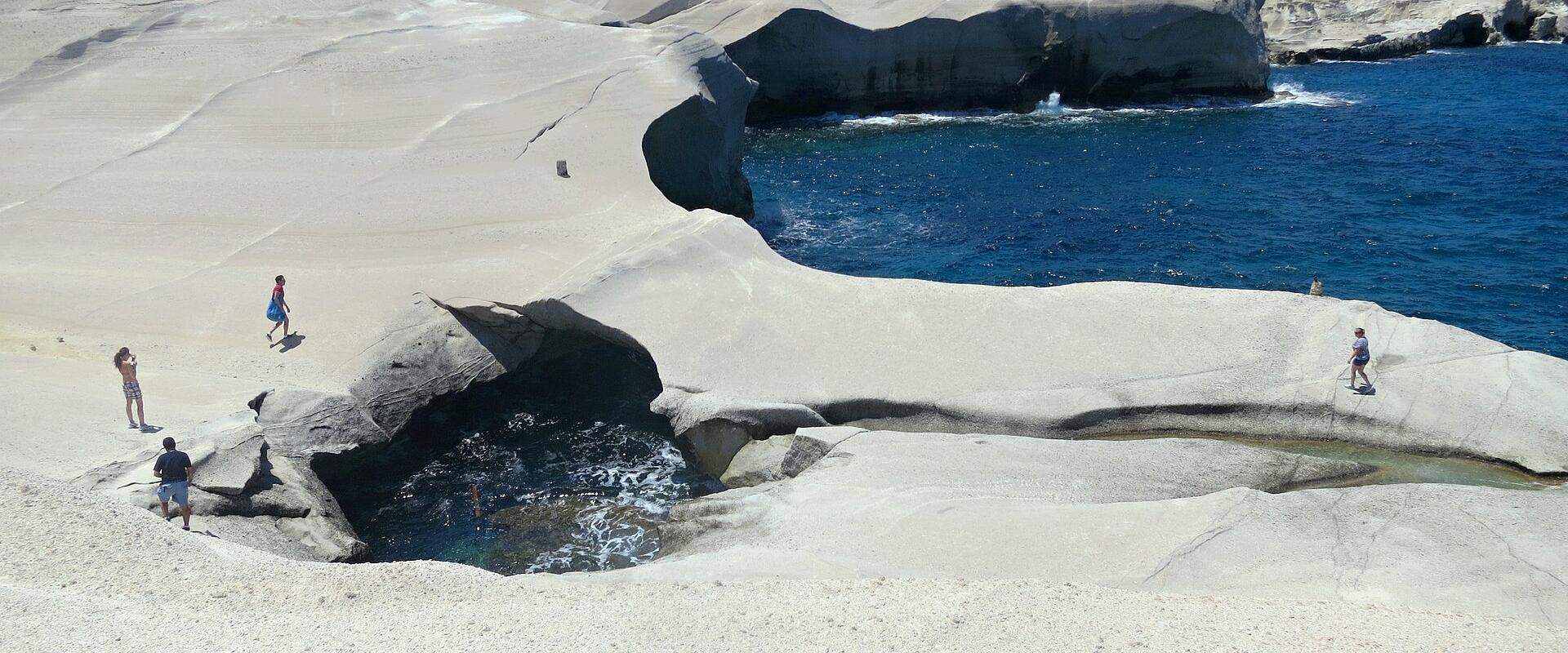 Sarakiniko Beach