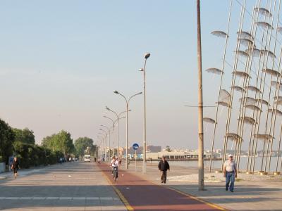 The Nea Paralia promenade in Thessaloniki with George Zongolopoulos' Umbrellas sculpture