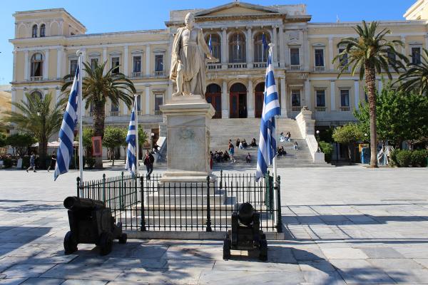 Louloudades Square